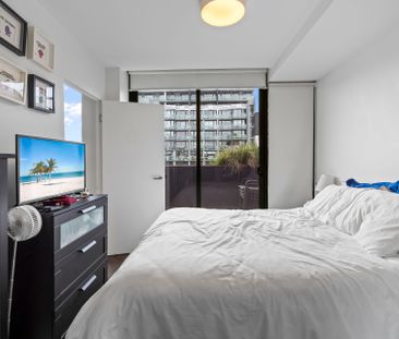 Stunning 2 Bed On The Banks Of The Yarra - Unfurnished - Photo 3