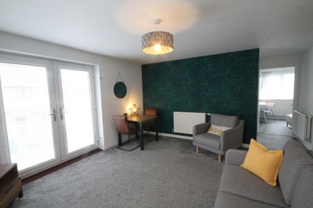 2 bedroom flat to rent - Photo 2