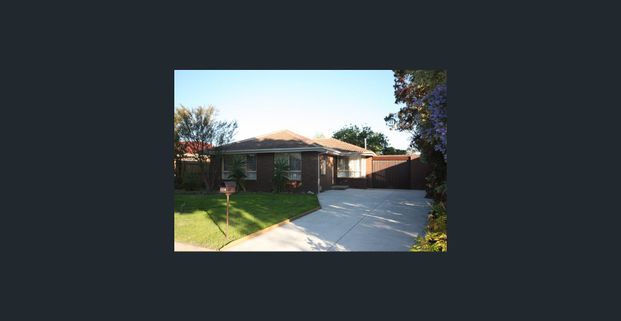 3 BEDROOM HOME IN NARRE WARREN! - Photo 1