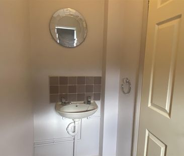 St. Georges Road, Thorne, Doncaster - Photo 1