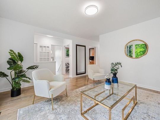 For Lease - 95 Murray Drive, Aurora, Ontario - Photo 1