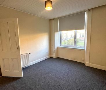 22 Young Terrace Springburn - Photo 4