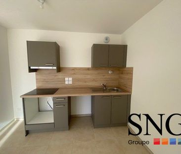 T1 + PARKING - Photo 3