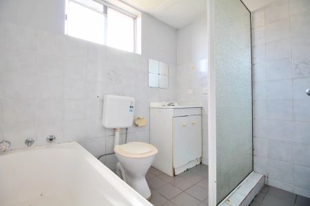 Well Presented Two Bedroom Apartment - Photo 5
