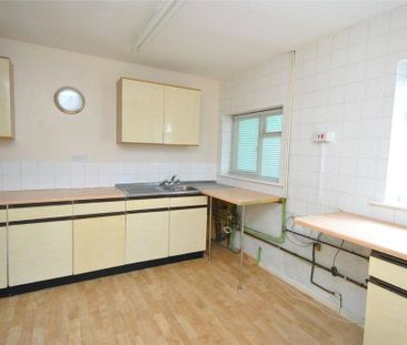 3 bedroom apartment to rent - Photo 5