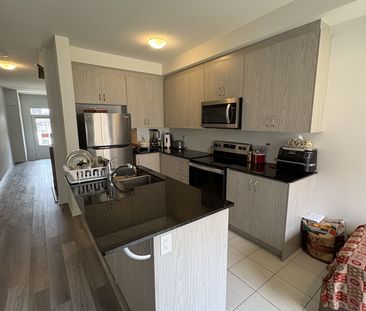 For Lease - 6 Keppel Circle, Brampton, Ontario - Photo 3