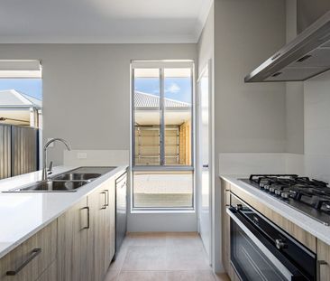 Coastal living with low maintenance in a modern, well-designed home... - Photo 4