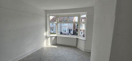 Park Crescent - Photo 2