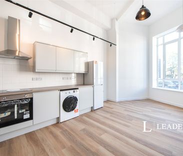 2 bedroom apartment to rent Commercial Road, Portsmouth, Hampshire,... - Photo 1