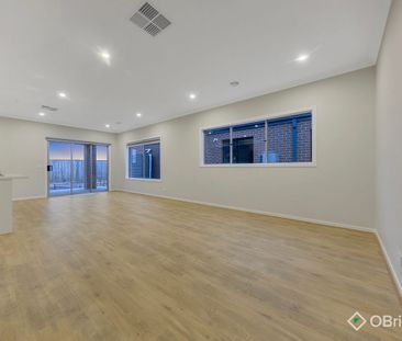 Spacious Family Home with Two Living Areas in Prime Bonnie Brook Lo... - Photo 1