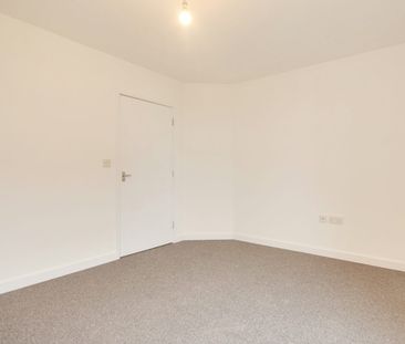Flat to rent on - Photo 3