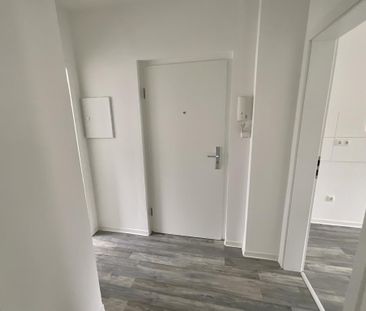 Zentrales Wohnen: Helle 2-Zimmer-Wohnung mit Balkon frei! - Photo 4