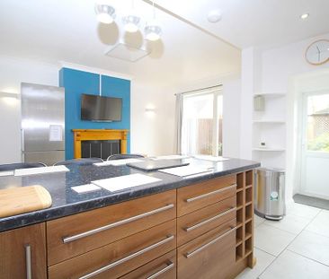 1 bedroom in a house share to rent - Photo 4