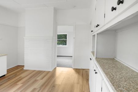 Neat & Tidy One Bedroom Rental in Hazelbrook - Photo 3