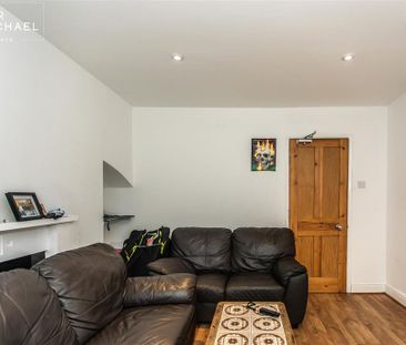 4 bedroom terraced house to rent - Photo 1