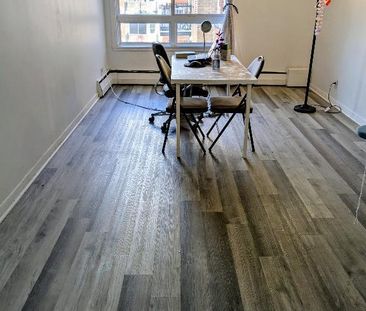 A Spacious One-Bedroom Apartment for Rent in A Quiet Low-rise Building - Photo 3