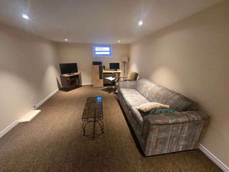 For Lease - 1 Joan Street, Meadowlands - Crestview and Area, Ontario - Photo 3