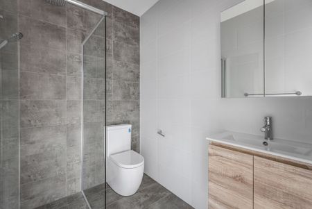 THREE BEDROOM TOWNHOUSE - Photo 5