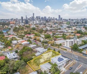 “Air Con - Partly Furnished - Updated” - Photo 1