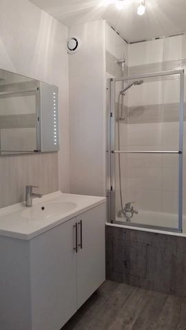 Location Appartement 2 pièces 41m² LA ROCHELLE 17000 - Photo 2