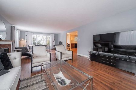 For Lease - 1730 Sunningdale Bend, Mississauga, Ontario - Photo 2