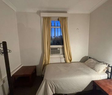 East Melbourne - Photo 5