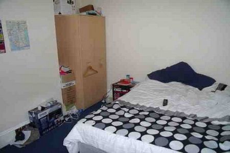 Student House - Accommodation for students in Southsea Portsmouth - Photo 5