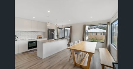 Near New Modern Home in Howrah Gardens - Photo 2