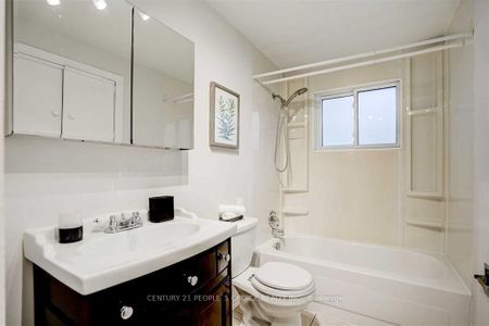 Detached Home For Lease | E8143652 - Photo 4