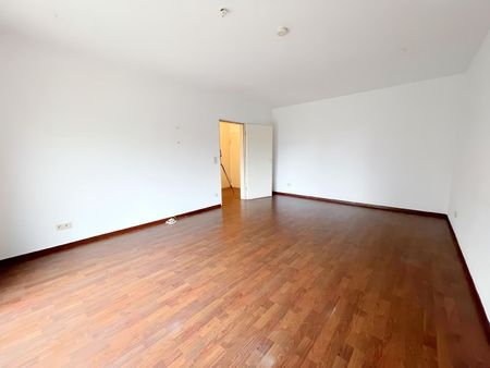 HELLE 2-ZIMMERWOHNUNG MIT GROßEM BALKON ZU MIETEN! - Photo 5