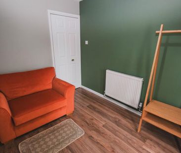 2 bedroom semi-detached bungalow to rent - Photo 4