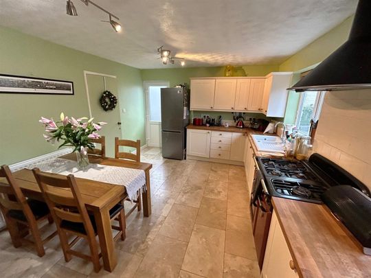 Chamberlain Road, Chippenham, SN14 - Photo 1