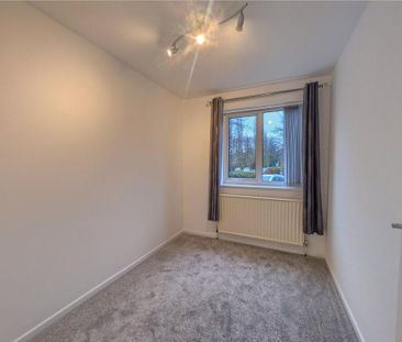 2 bedroom ground floor flat to rent - Photo 3