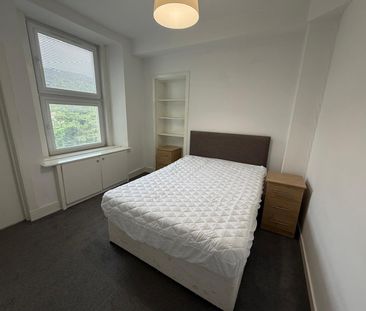 3 bedroom apartment to rent - Photo 5