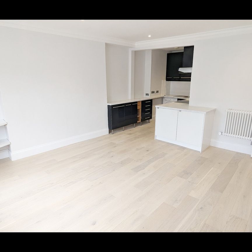 1 Bed Flat, Sinclair Gardens, W14 - Photo 1