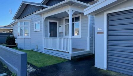 Fully furnished three bedroom home close to the CBD - Photo 5