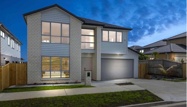 7 bedroom house in Flat Bush - Photo 1