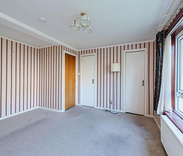 3 bed maindoor flat for rent in Bathgate - Photo 1