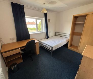 102 Alan Moss Road - Engineering Side & Parking Loughborough - Photo 1