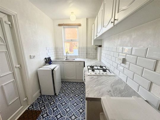 2 bedroom terraced house to rent - Photo 1