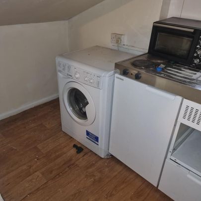 Studio to rent - Photo 1