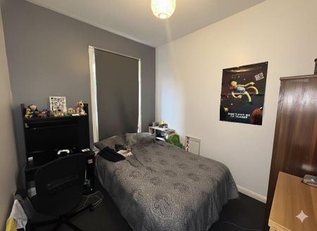 3 bedroom flat to rent - Photo 3