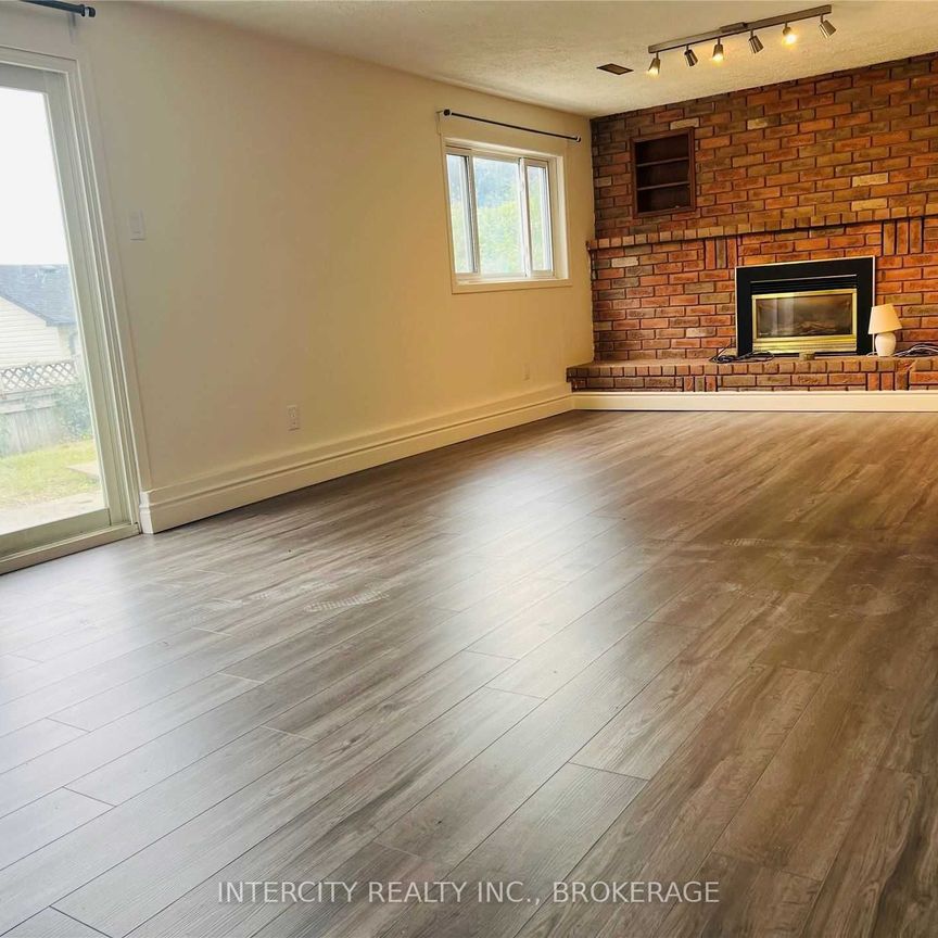 For Lease - 5 Browning Trail Unit# Walkout Basment, Barrie, Ontario - Photo 1