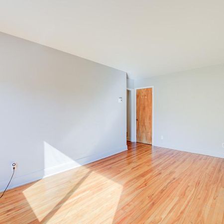 Condo 3 1/2 Nouvelle Construction / Apartment 5 1/2 New Construction - Photo 3