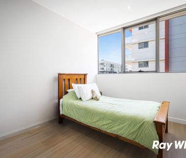 SPACIOUS AND PREMIUM TWO BEDROOM Apartment Close to All Amenities! - Photo 4