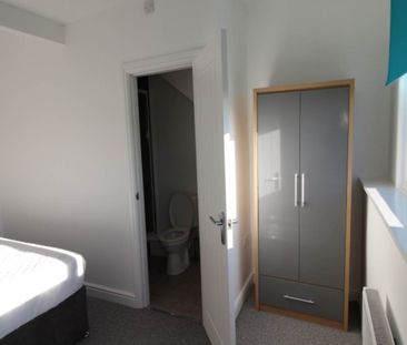 Silver Royd Hill (Room 5), Armley, Leeds - Photo 3