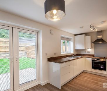 3 bedroom semi-detached house to rent - Photo 4