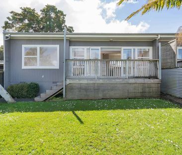Renovated two bedroom unit in Hillcrest - Photo 4