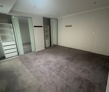 Modern 1-Bedroom Flat in Prime Bardia Location – Utilities Included - Photo 2