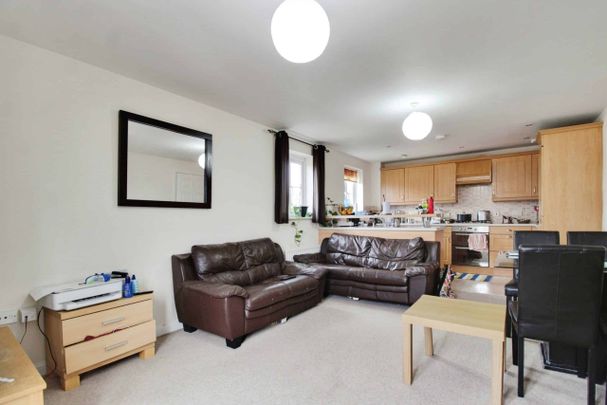 Brunel Crescent, Swindon, Swindon, SN2 - Photo 1